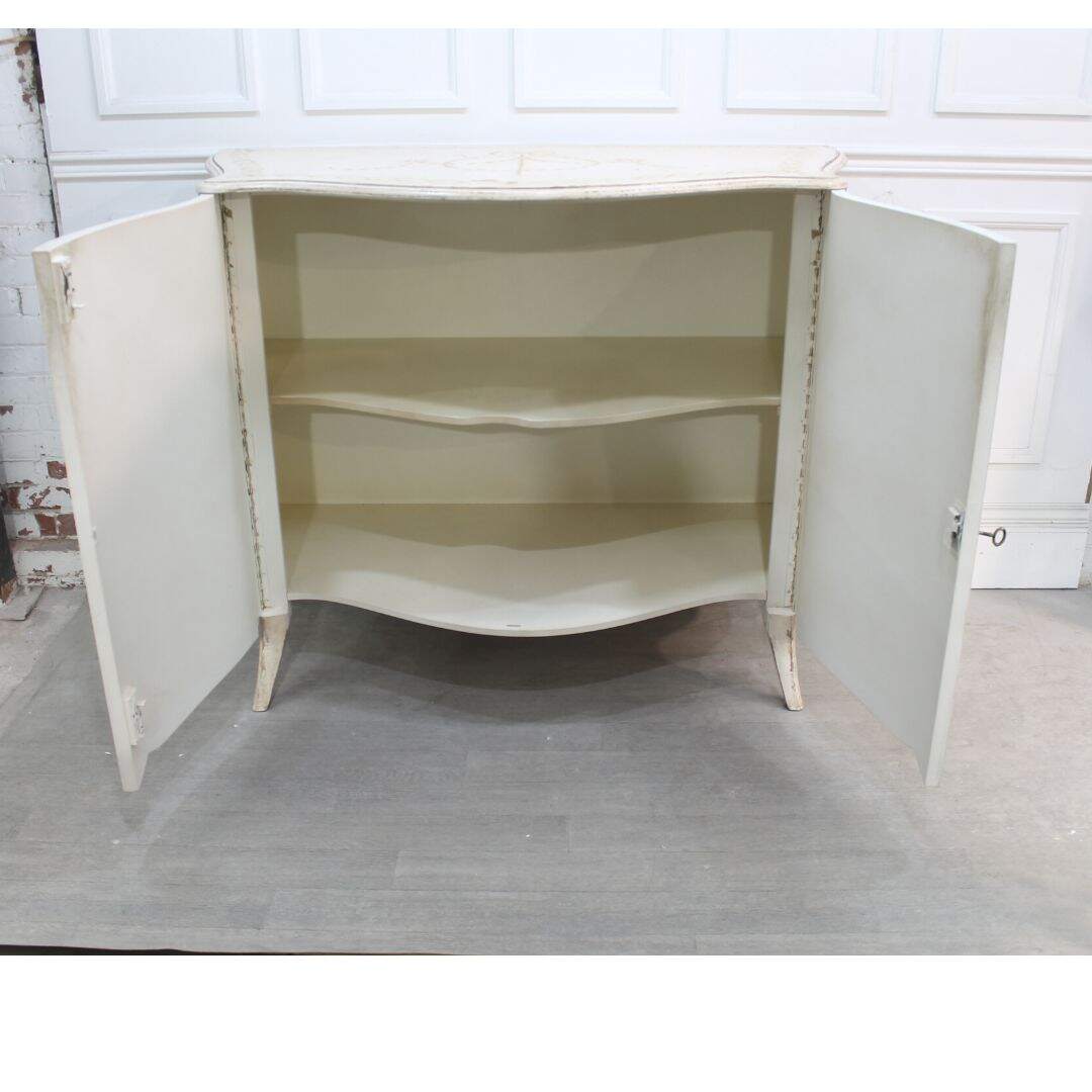 Bombe shaped cabinet with handpainting