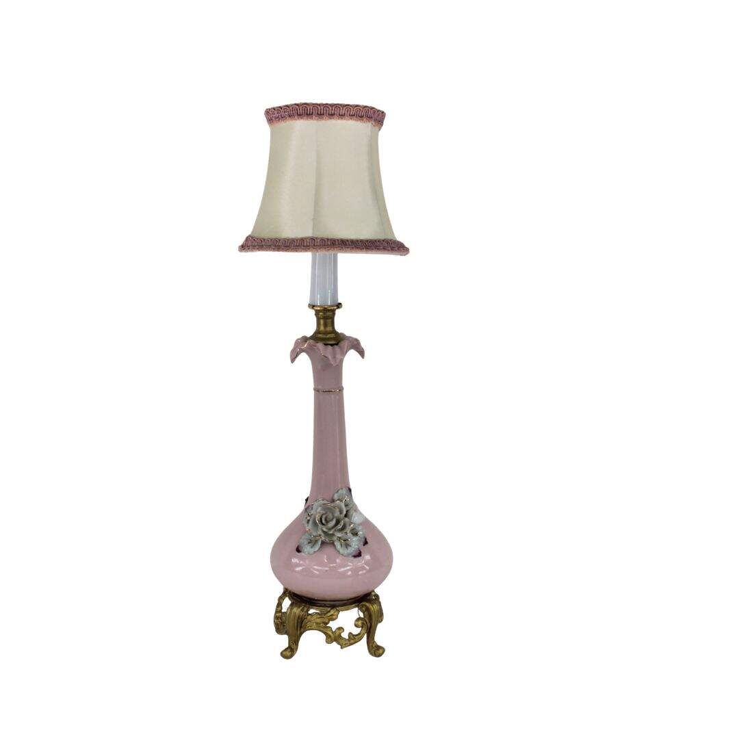 Pink ceramic table lamp with floral motif