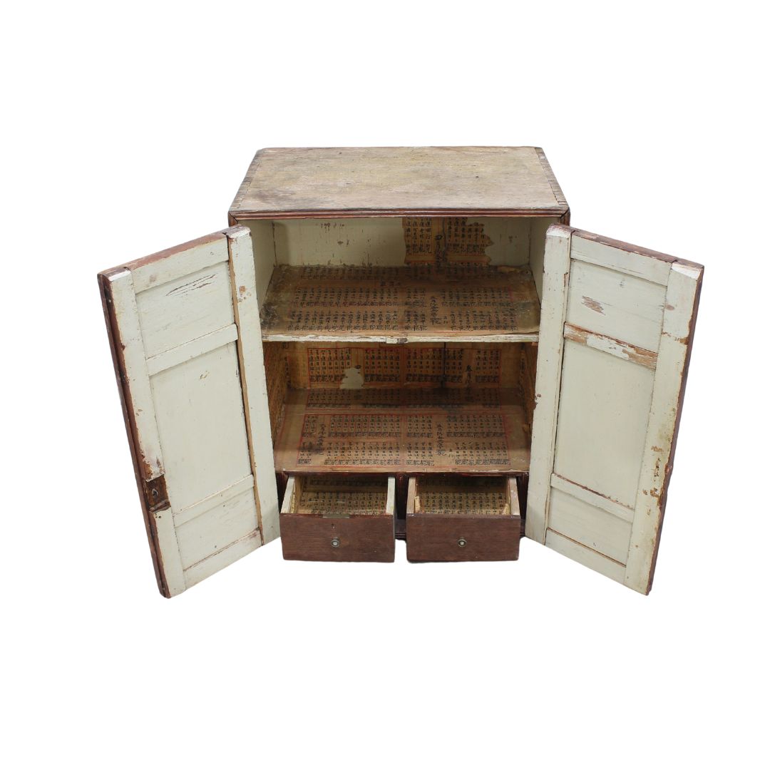 Primitive cabinet