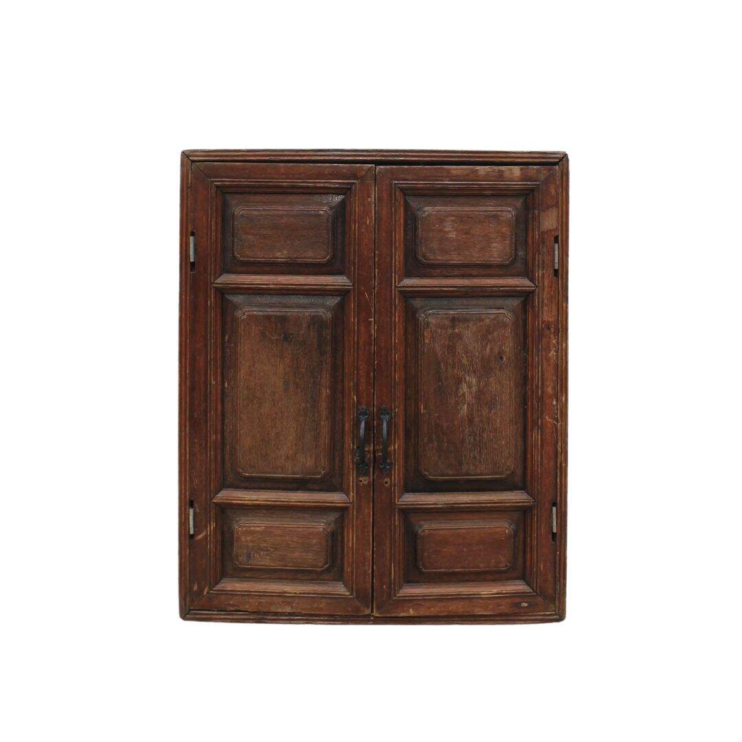 Primitive cabinet