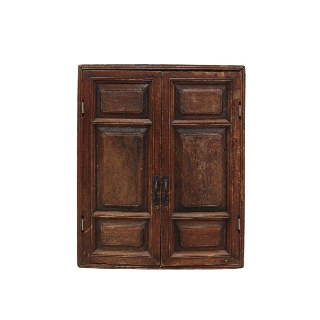 Primitive cabinet