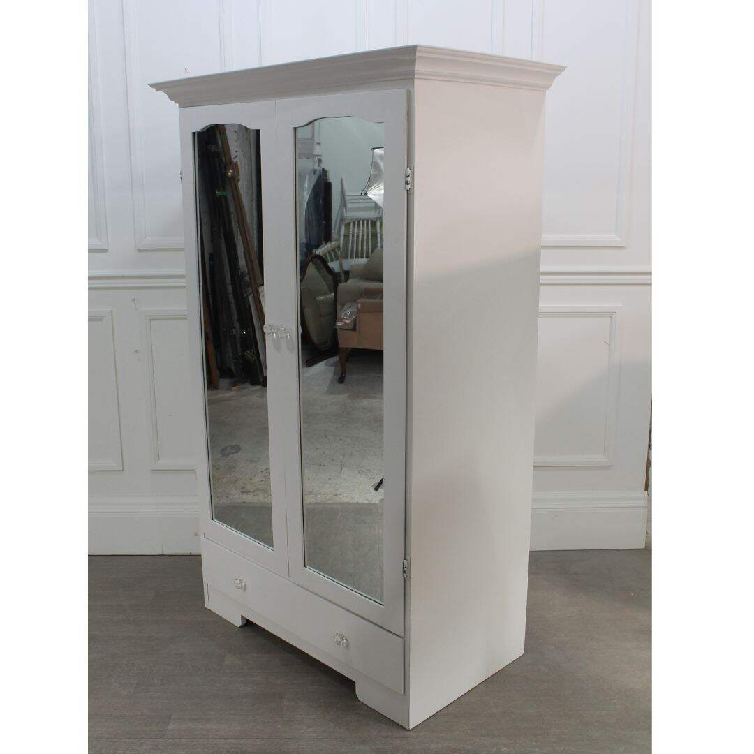 Wardrobe with 2 mirrored doors