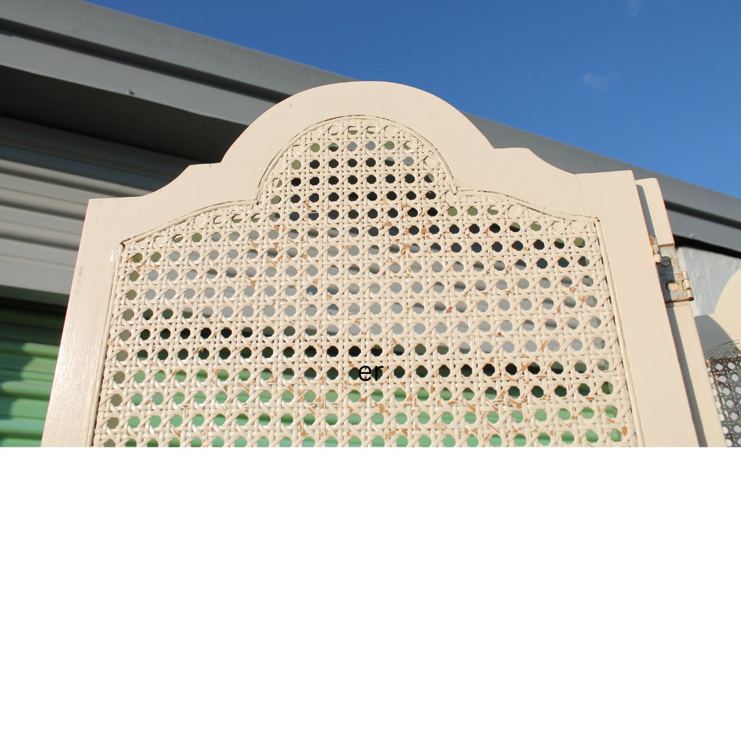 3 panel screen with caning
