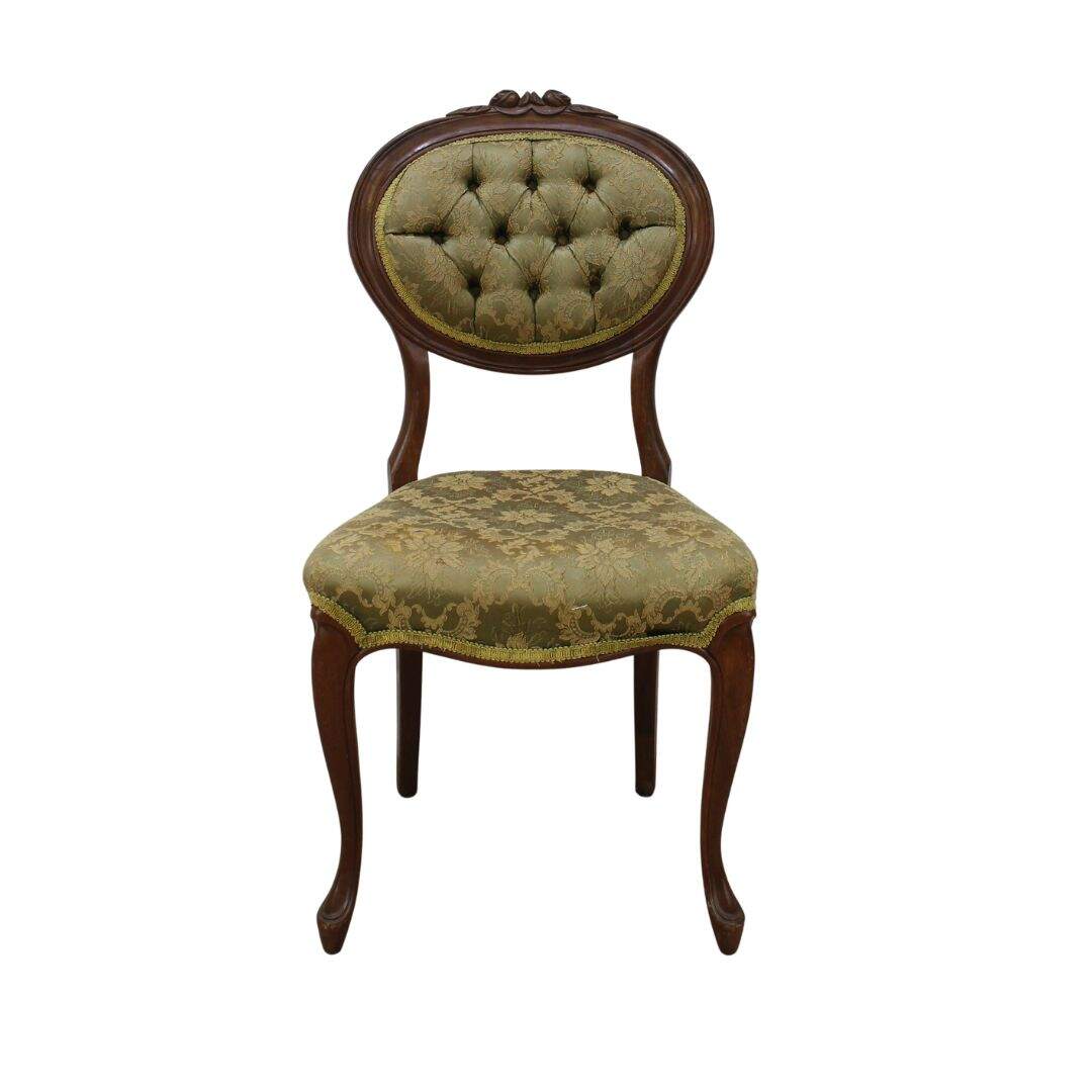 boudoir chair with tufted back