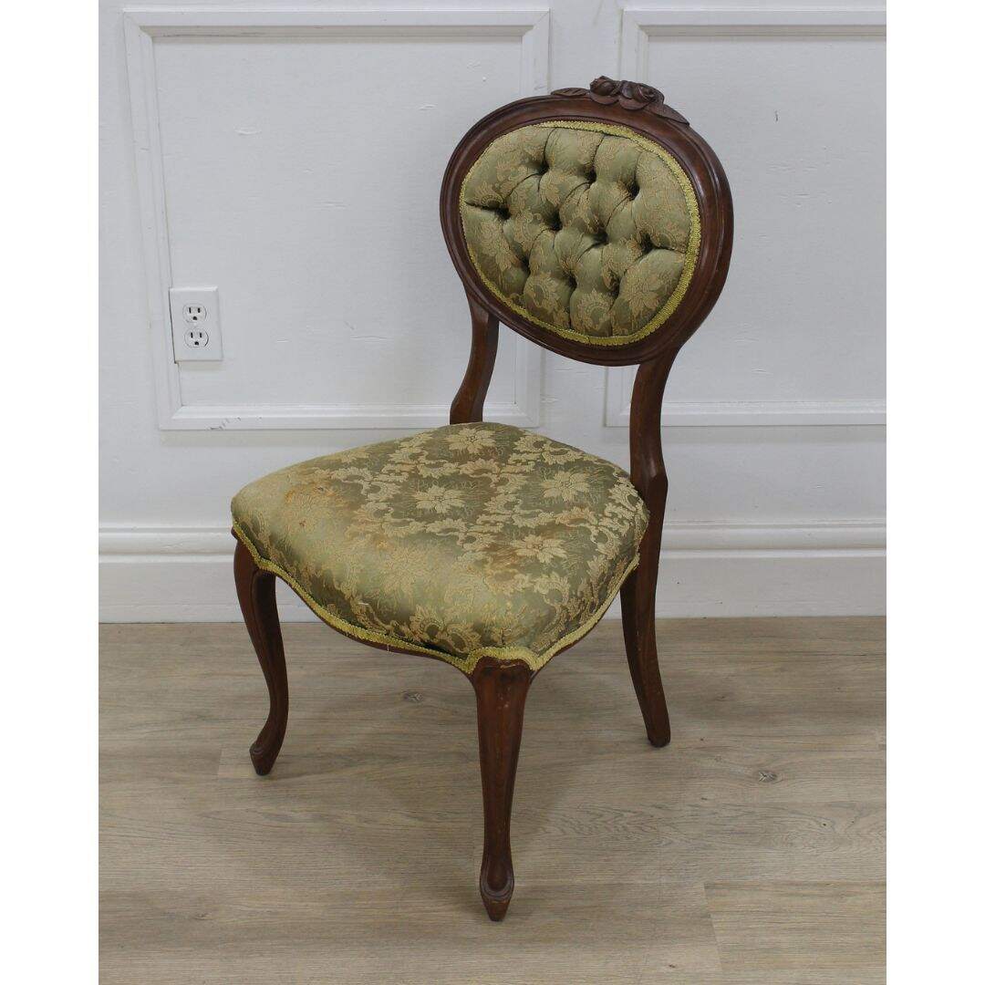 boudoir chair with tufted back