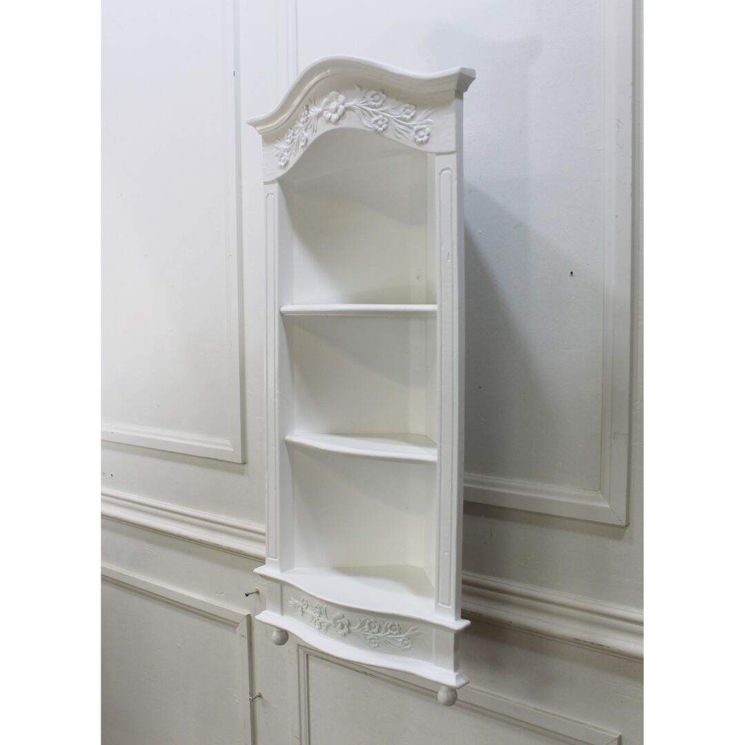 Wall mounted corner shelf