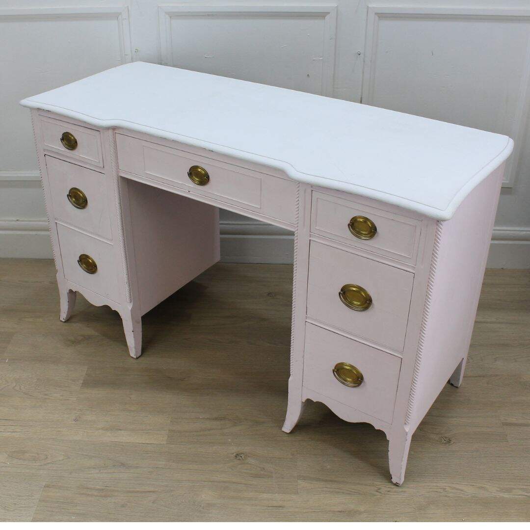 Elegant 7 drawer desk