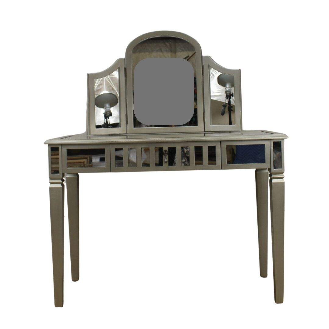 Mirrored vanity