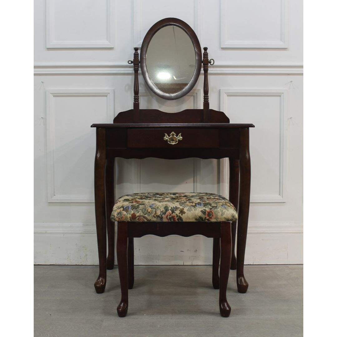Petite vanity with matching stool