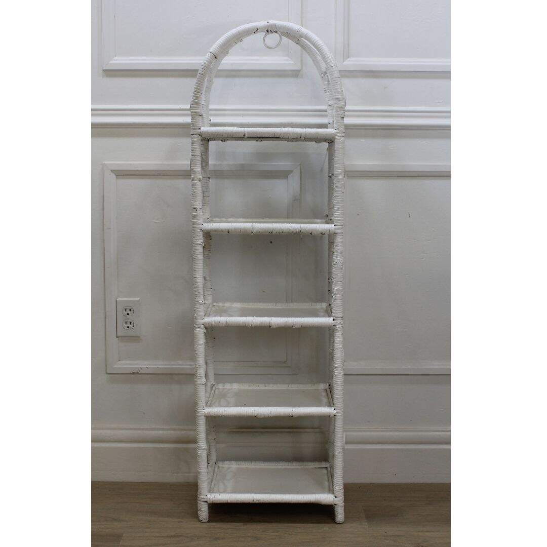 Wicker shelf unit with flower detail